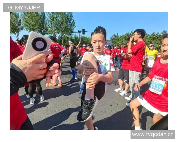成都马拉松街舞队精彩表现团队协作展现城市活力与激情 成都马拉松街舞队精彩表现团队协作展现城市活力与激情